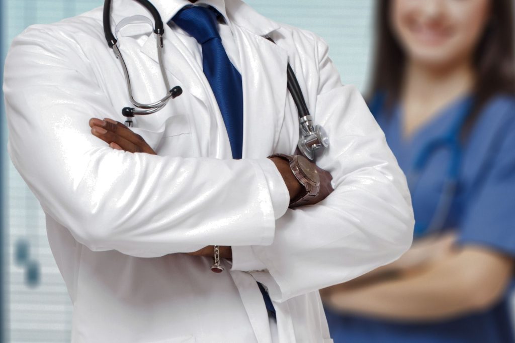 ISS em clínicas médicas - Rocha Tassoni